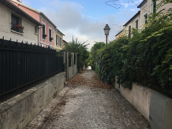 22 octobre 2019 - L'habitat social du XIXe siècle à nos jours. Quartier de la Mouzaïa aux Buttes Chaumont à Paris XIXe